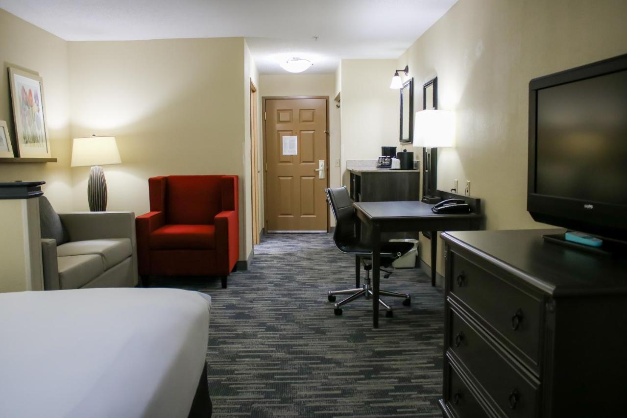 Country Inn & Suites By Radisson, Richmond West At I-64, Va เฮนริโค ภายนอก รูปภาพ
