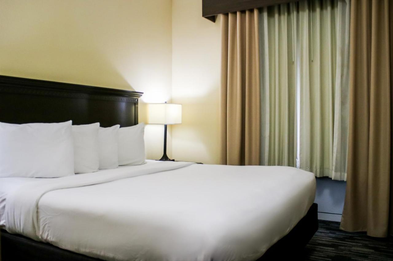 Country Inn & Suites By Radisson, Richmond West At I-64, Va เฮนริโค ภายนอก รูปภาพ