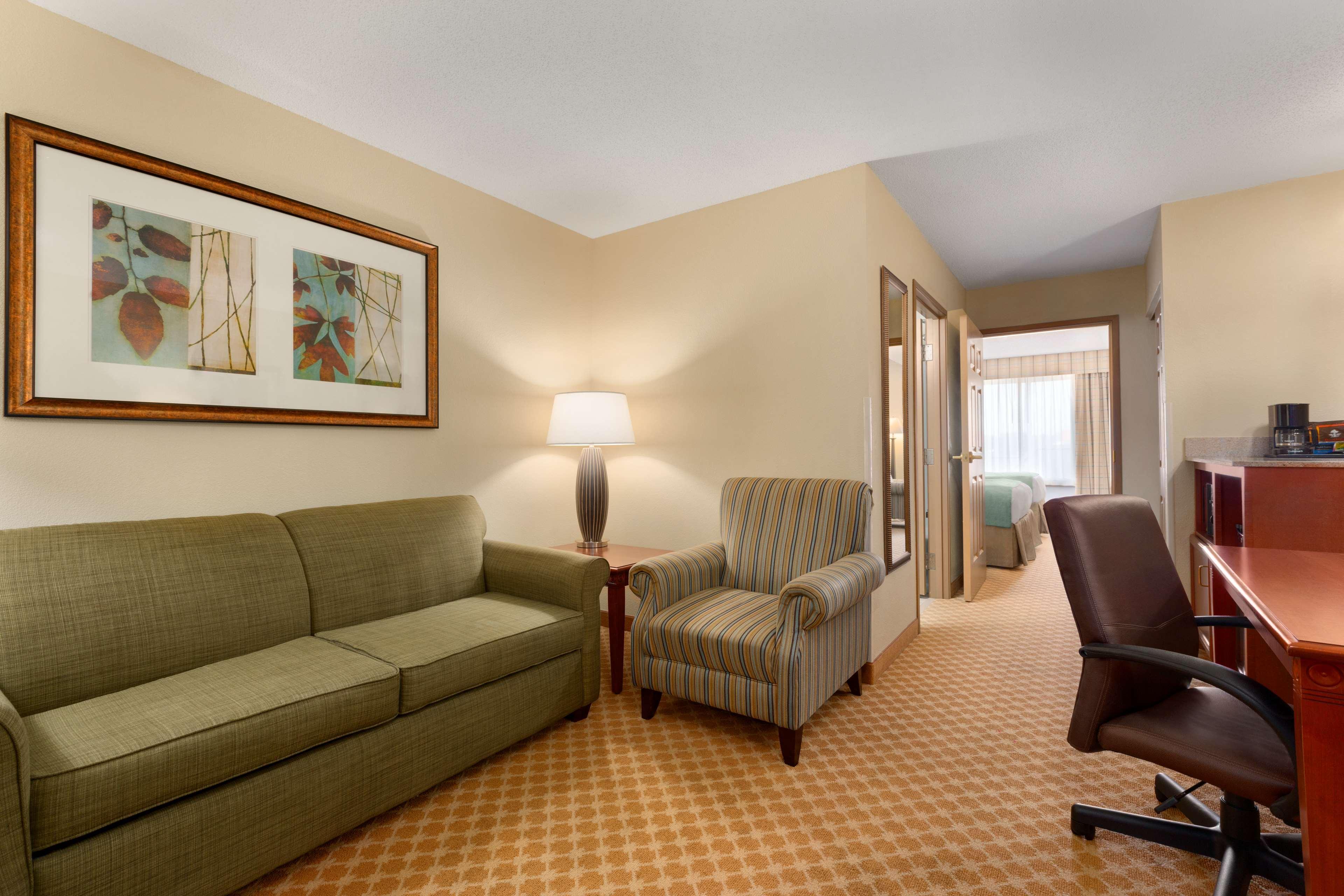 Country Inn & Suites By Radisson, Richmond West At I-64, Va เฮนริโค ภายนอก รูปภาพ