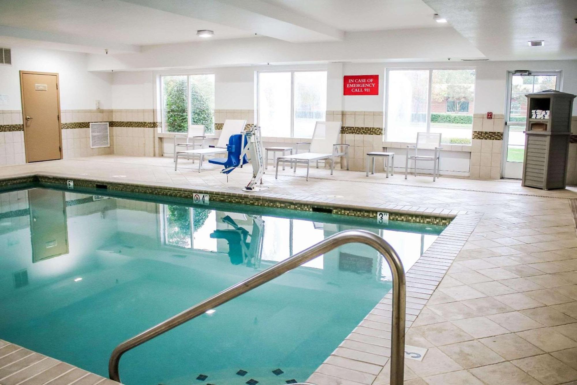 Country Inn & Suites By Radisson, Richmond West At I-64, Va เฮนริโค ภายนอก รูปภาพ
