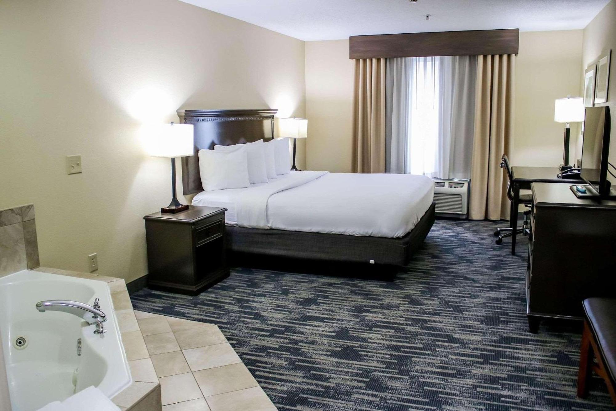 Country Inn & Suites By Radisson, Richmond West At I-64, Va เฮนริโค ภายนอก รูปภาพ
