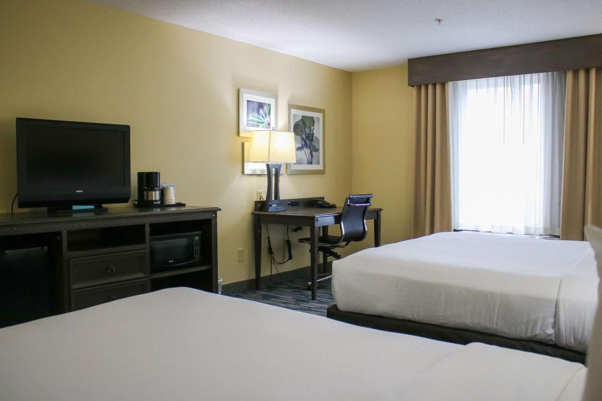 Country Inn & Suites By Radisson, Richmond West At I-64, Va เฮนริโค ภายนอก รูปภาพ